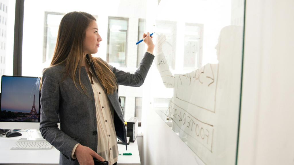 Construction management training — site oversight and project delivery